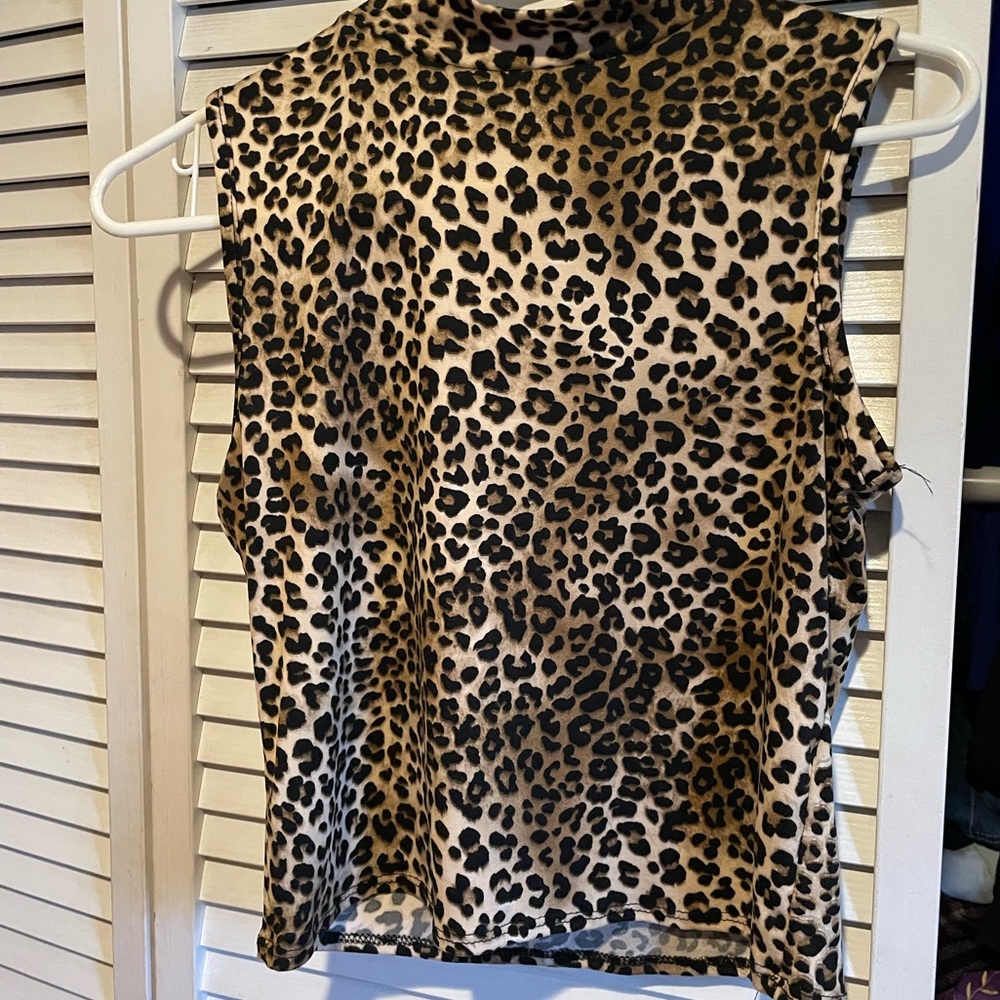 Brand new leopard top